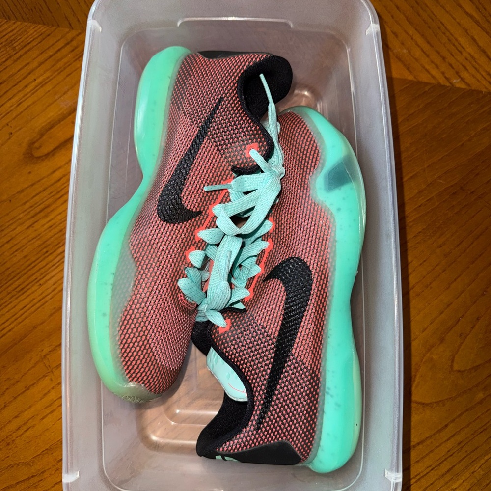 Nike Kobe X GS Bright Crimson / Green Glow | Youth 4Y (Women’s 5.5–6)